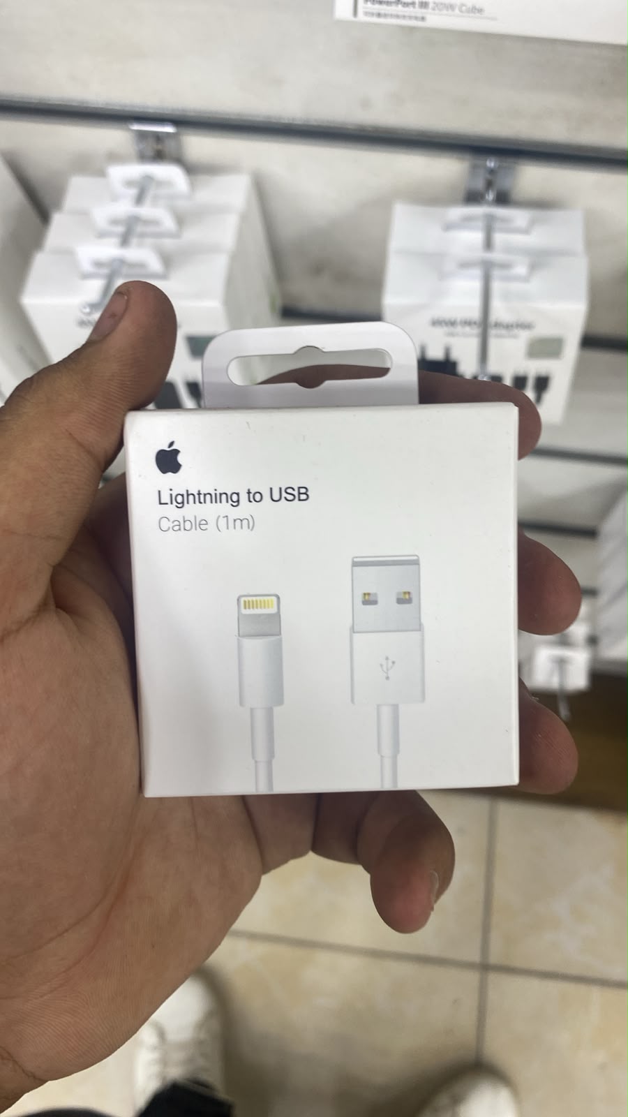 Apple USB-A to Lightning Cable – 1m — front packaging